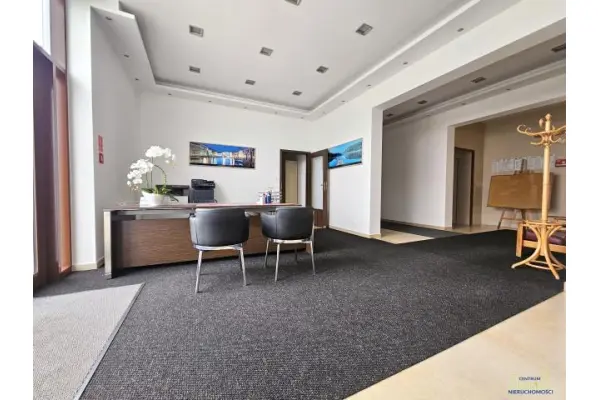 wolsztyński, Wolsztyn, Poniatowskiego, OBIEKT KOMERCYJNY 880 m2 WINDĄ DO WYNAJECIA