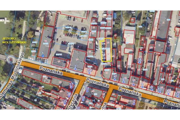 wolsztyński, Wolsztyn, Poznańska, BUDYNEK W CENTRUM Z WŁASNYMI MIEJSCAMI PARKINGOWYMI!