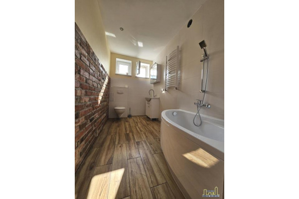 wolsztyński, Wolsztyn, Krzywa, KOMFORTOWE PIĘTRO DOMU W CENTRUM WOLSZTYNA